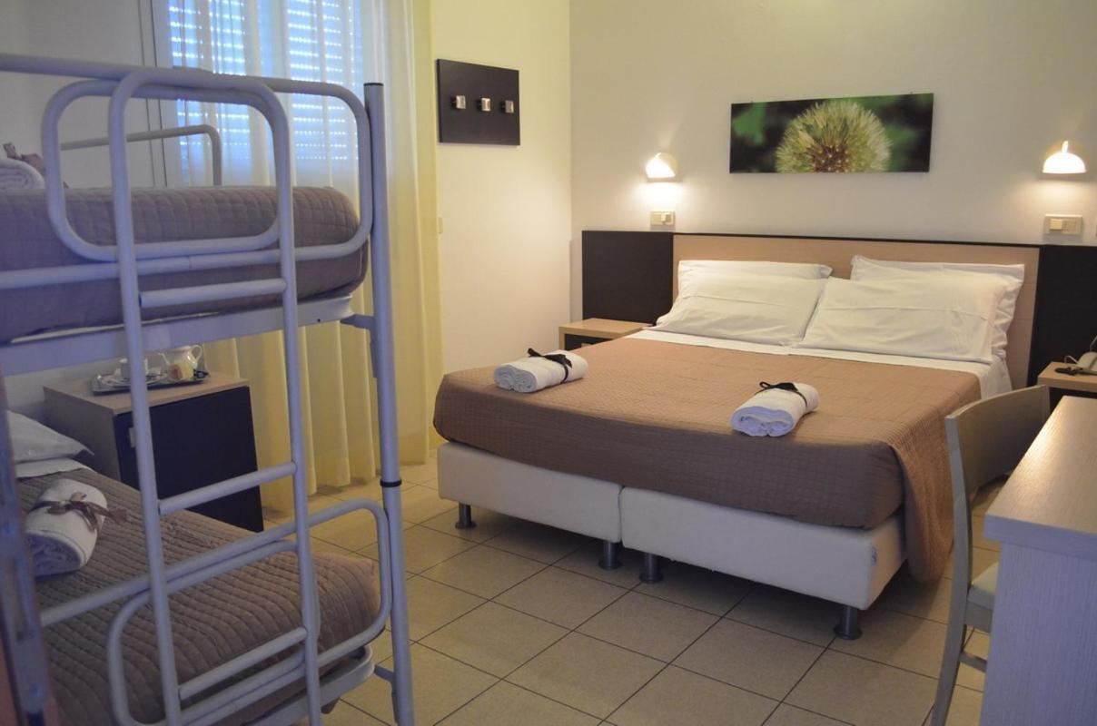 Hotel Europa Milano Marittima Værelse billede